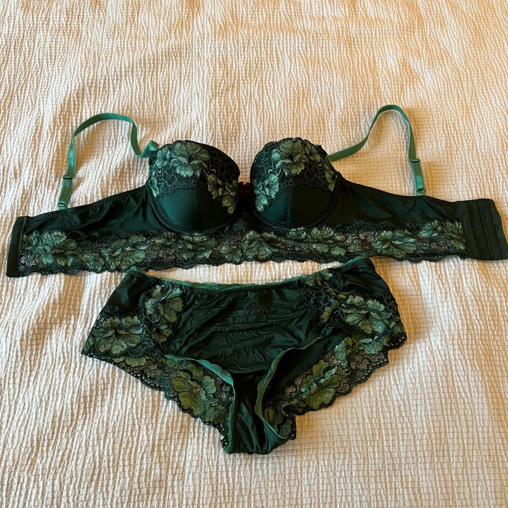 Lace 2-Piece Set Balconette Bra and Pantie (Practically New)